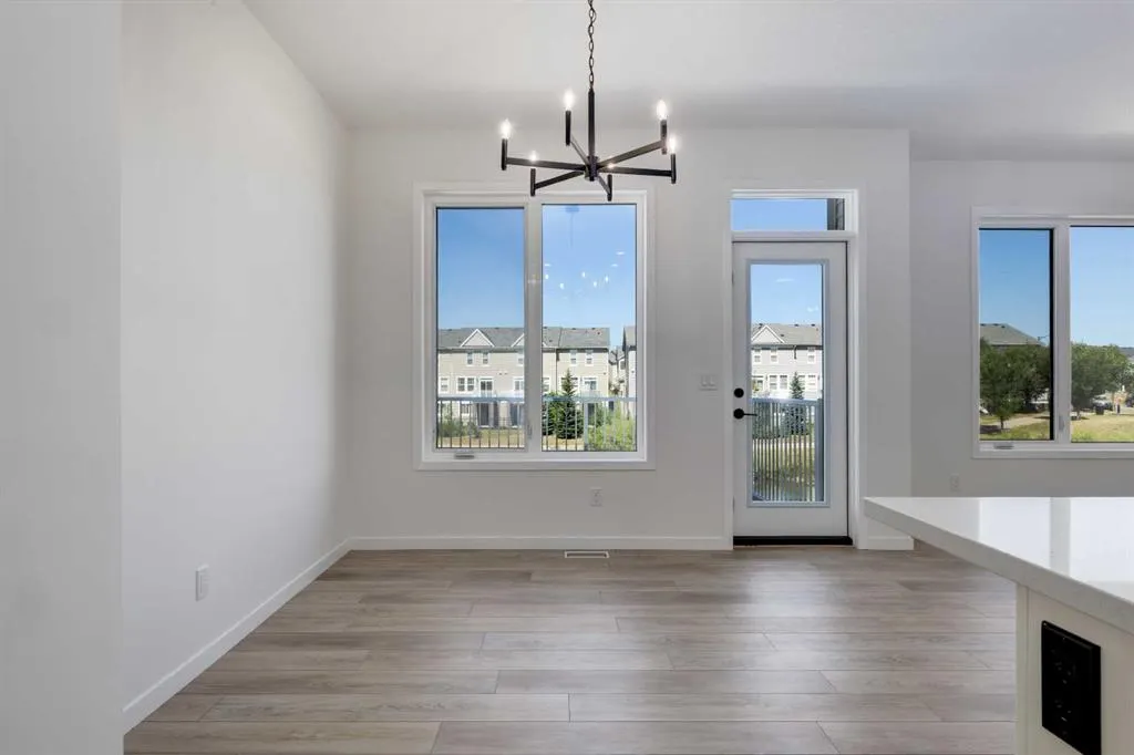 390 Ellen Park