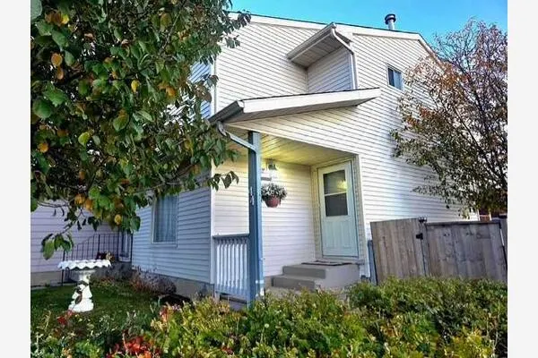 44 Falwood Crescent NE