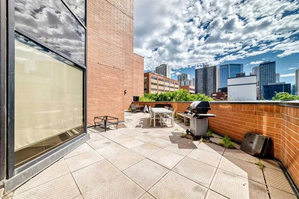 1100 8 Avenue SW #277