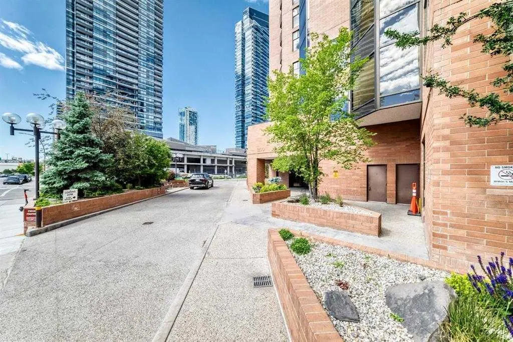 1100 8 Avenue SW #277
