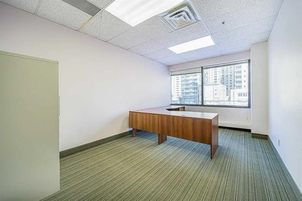 1100 8 Avenue SW #201