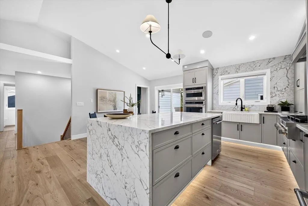 60 Governor Drive SW