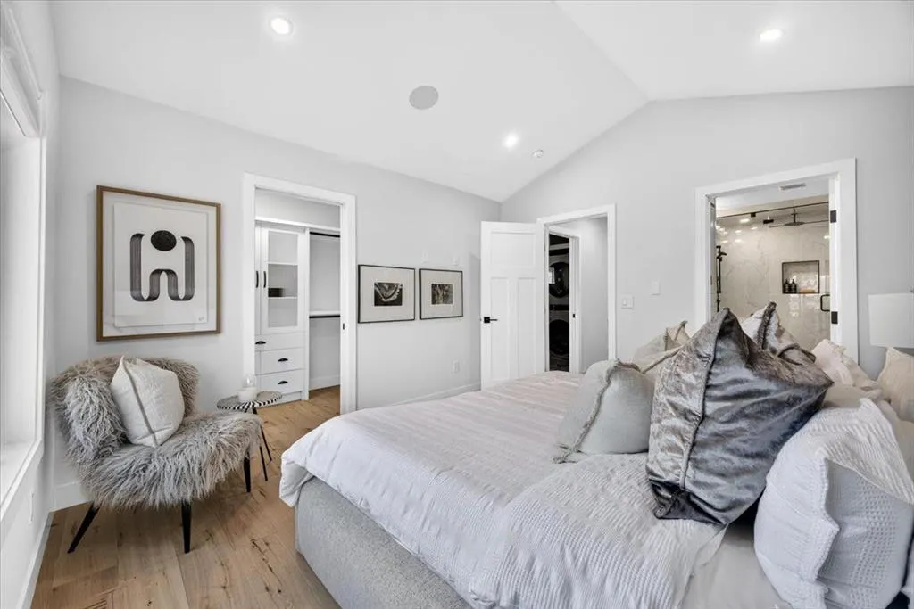 60 Governor Drive SW