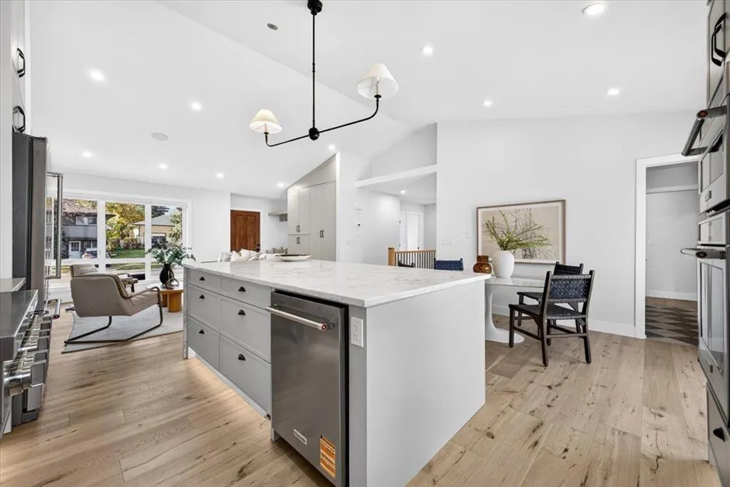 60 Governor Drive SW