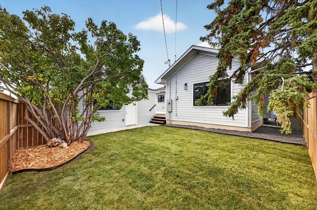 60 Governor Drive SW