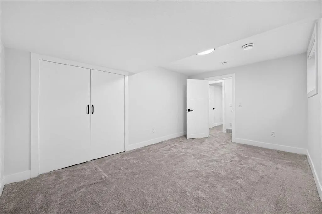 60 Governor Drive SW