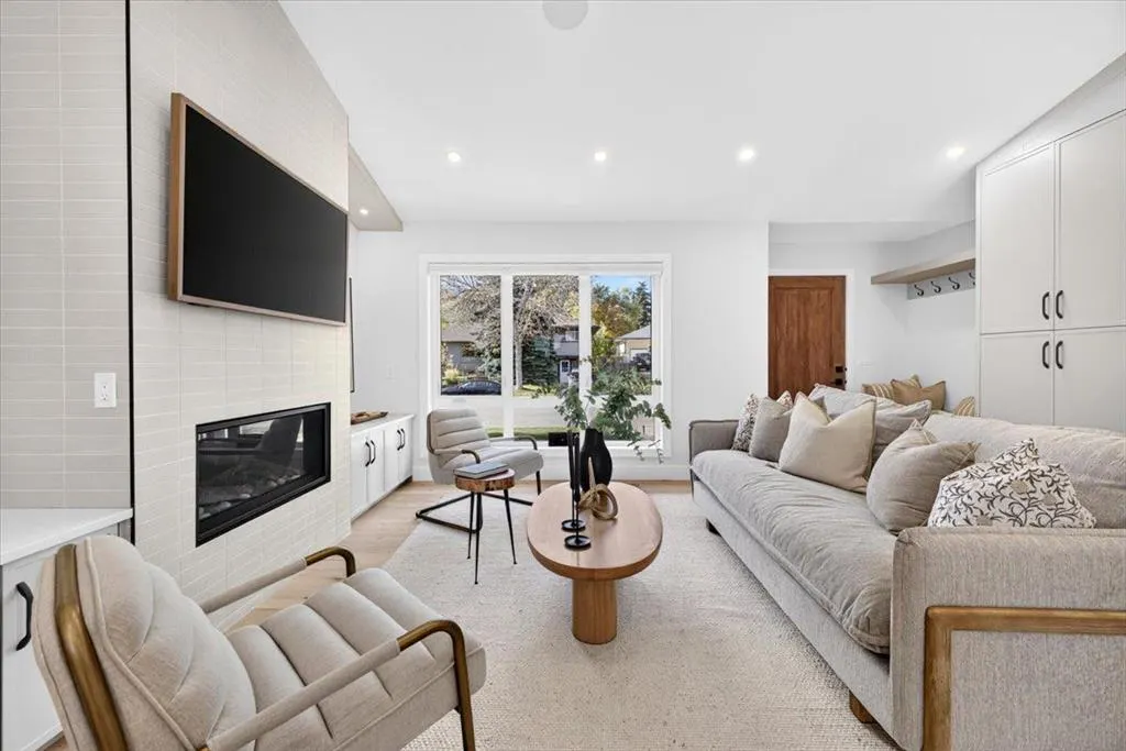 60 Governor Drive SW