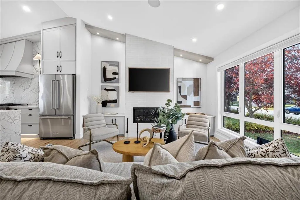 60 Governor Drive SW