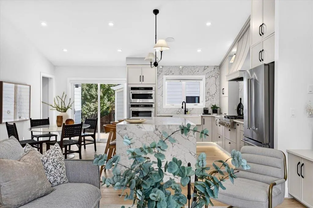 60 Governor Drive SW