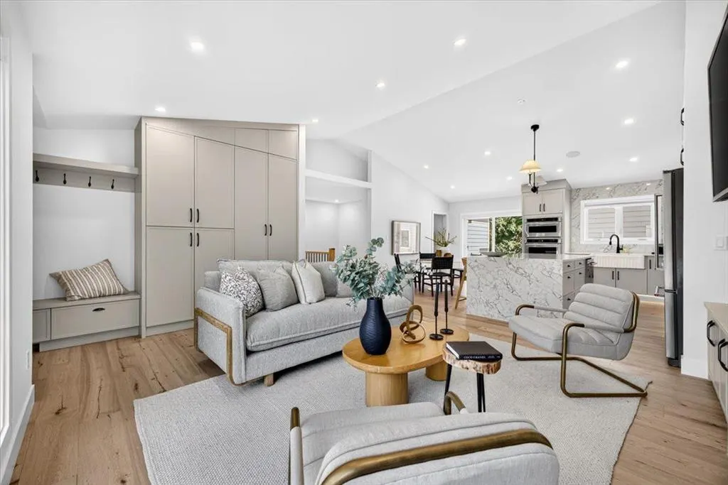 60 Governor Drive SW