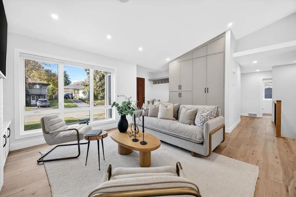 60 Governor Drive SW
