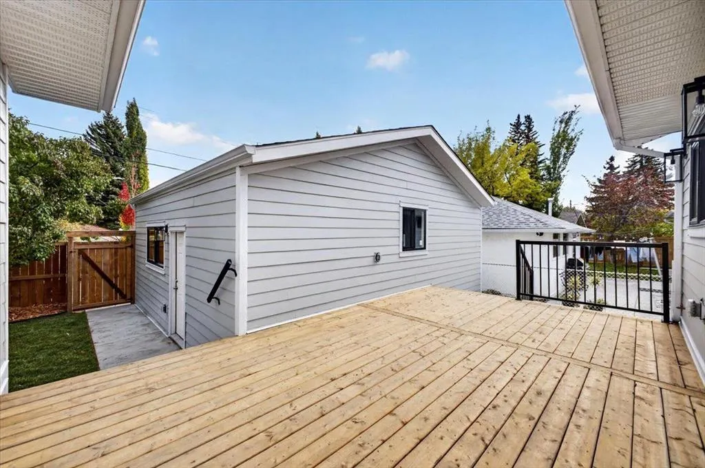 60 Governor Drive SW