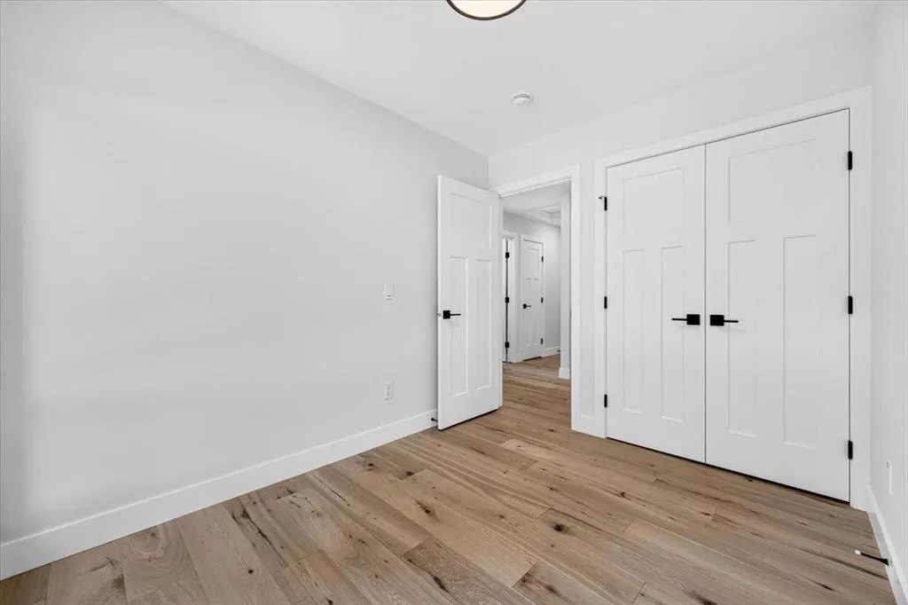 60 Governor Drive SW