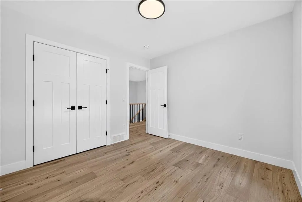 60 Governor Drive SW