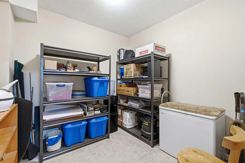 1005B Westmount Drive #104