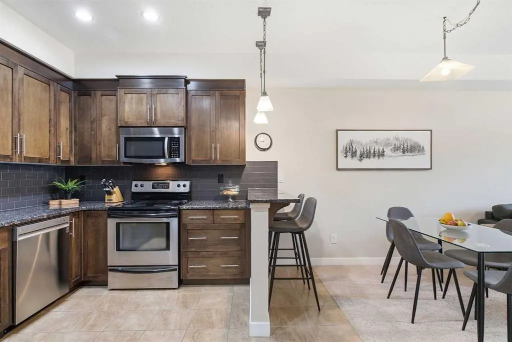 1005B Westmount Drive #104