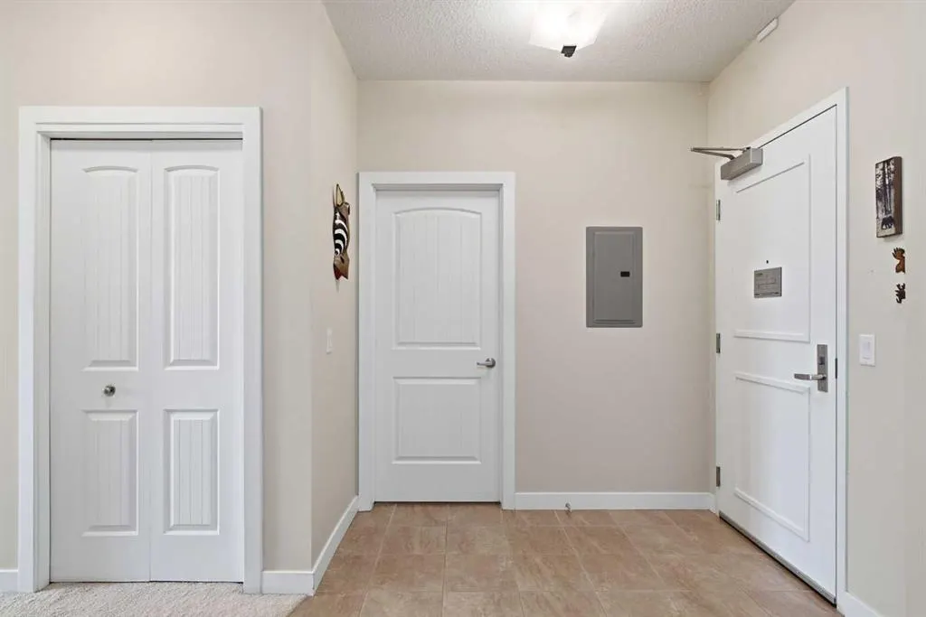1005B Westmount Drive #104