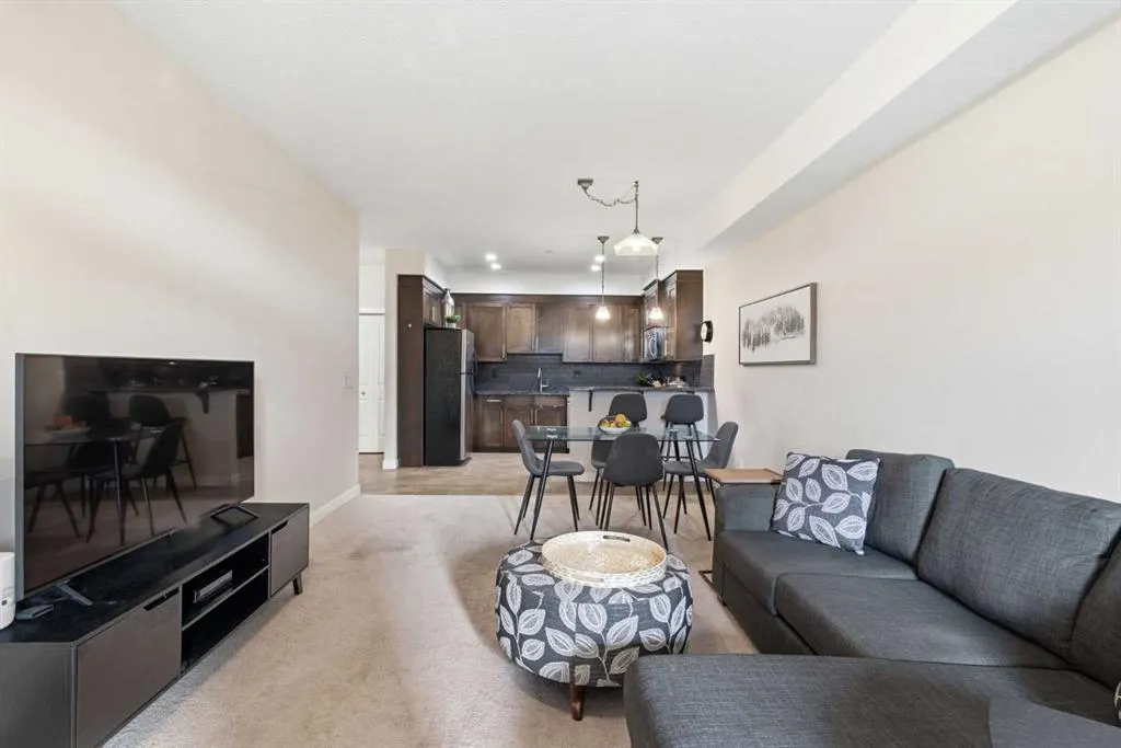 1005B Westmount Drive #104