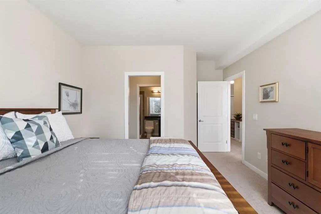1005B Westmount Drive #104