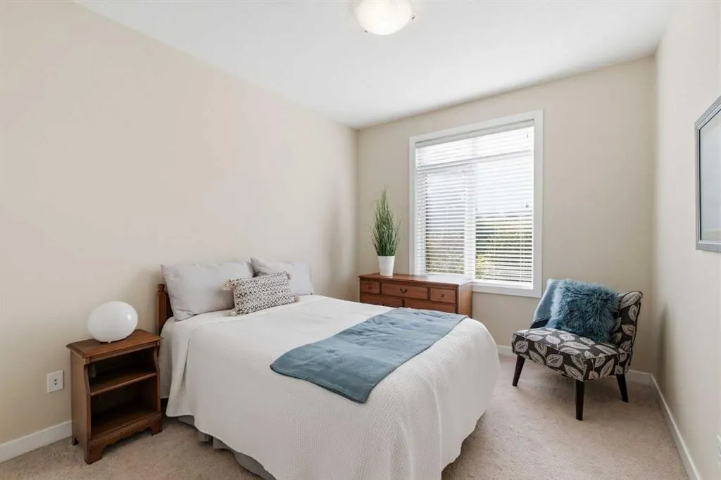 1005B Westmount Drive #104