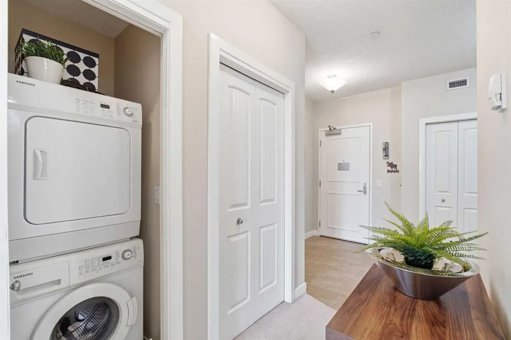 1005B Westmount Drive #104