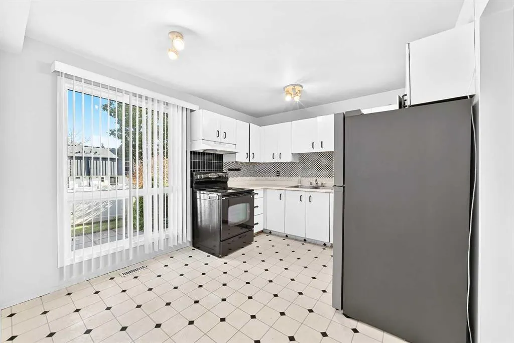 410 Brae Glen Crescent SW