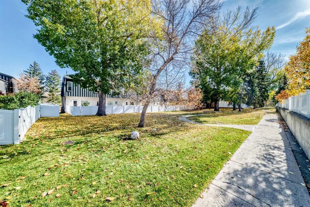 410 Brae Glen Crescent SW