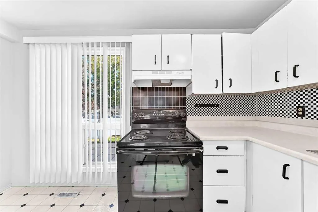 410 Brae Glen Crescent SW