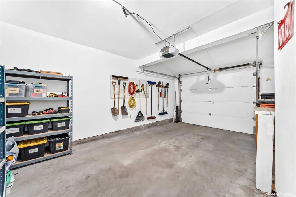410 Brae Glen Crescent SW