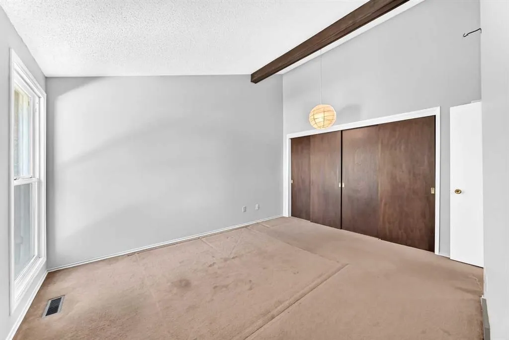 410 Brae Glen Crescent SW
