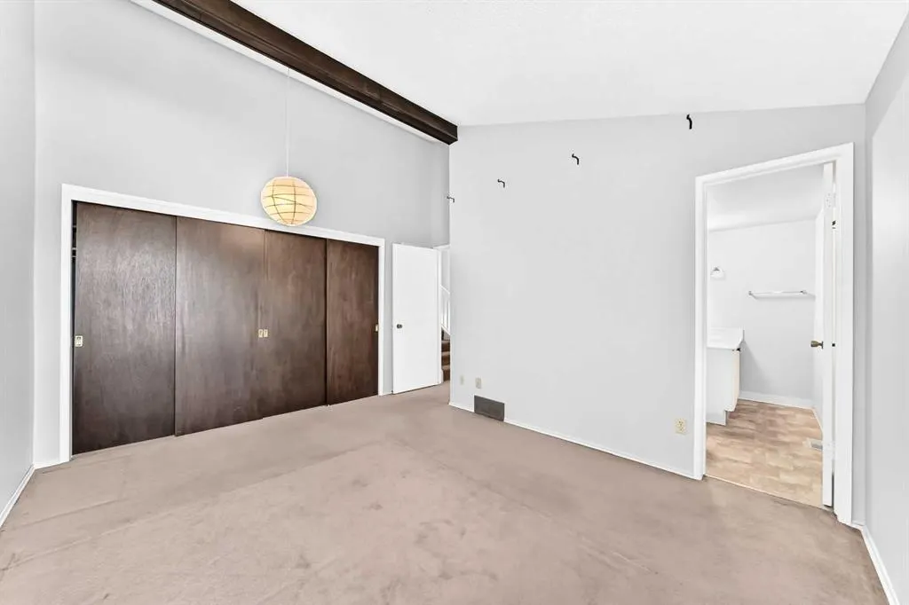 410 Brae Glen Crescent SW