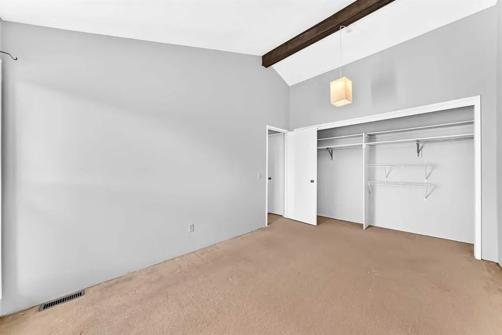 410 Brae Glen Crescent SW