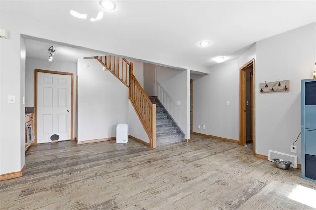 125 Ainsworth Crescent