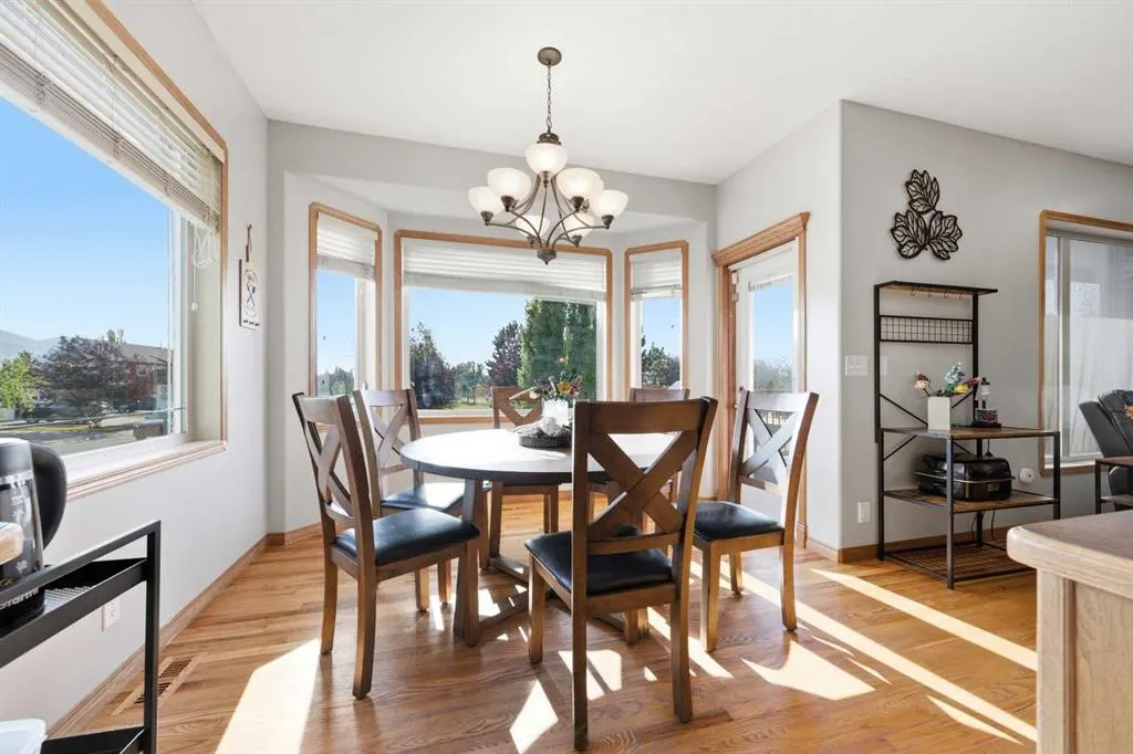 125 Ainsworth Crescent