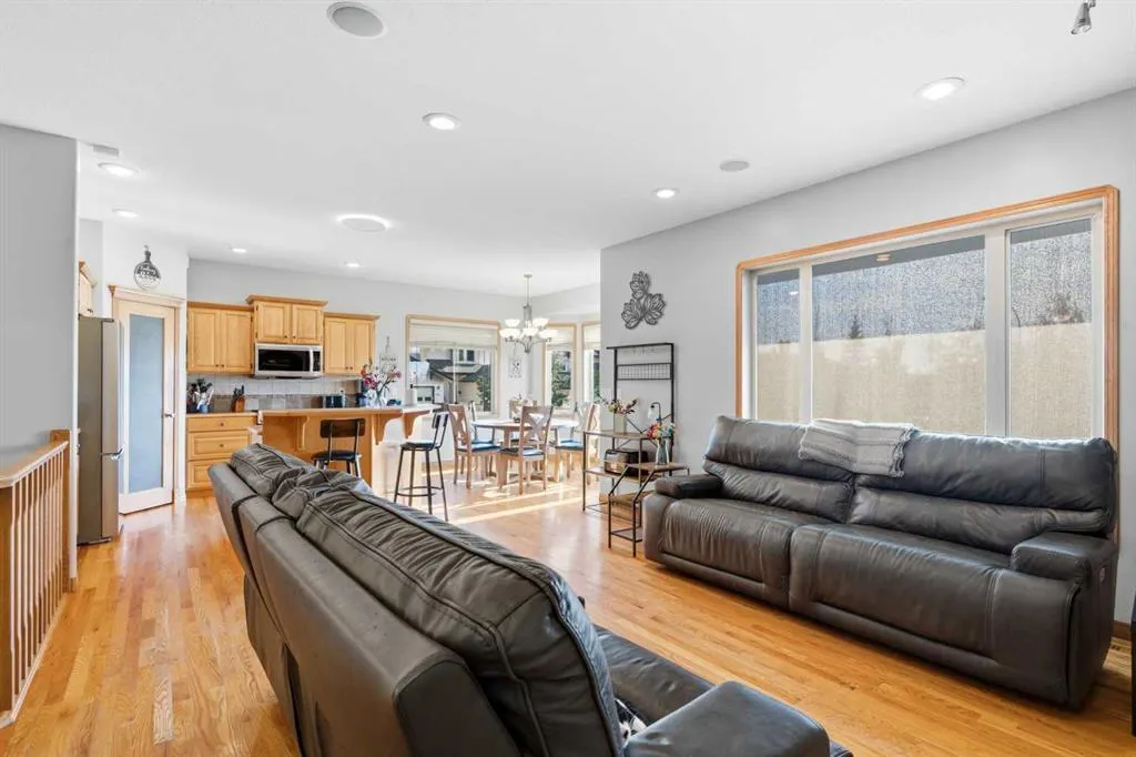 125 Ainsworth Crescent