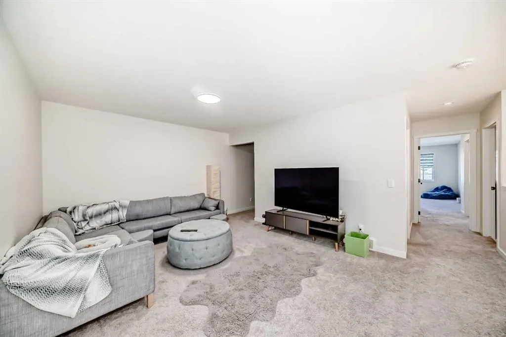 248 Lavender Manor SE