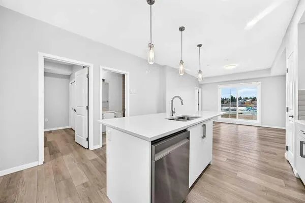 360 Harvest Hills Way NE