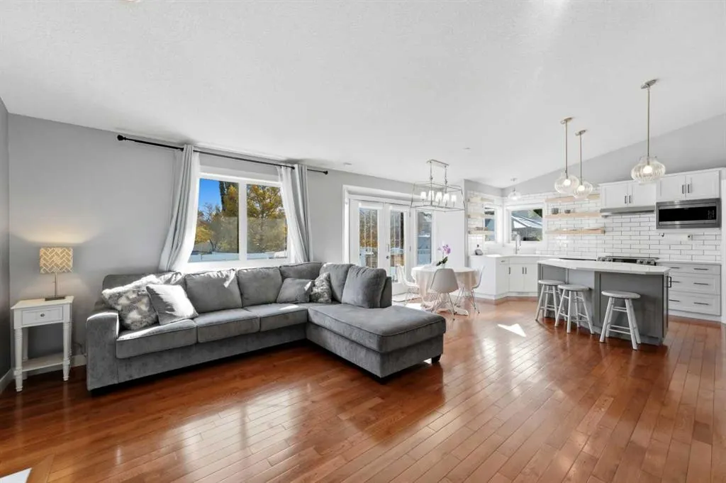 123 Robinson Crescent