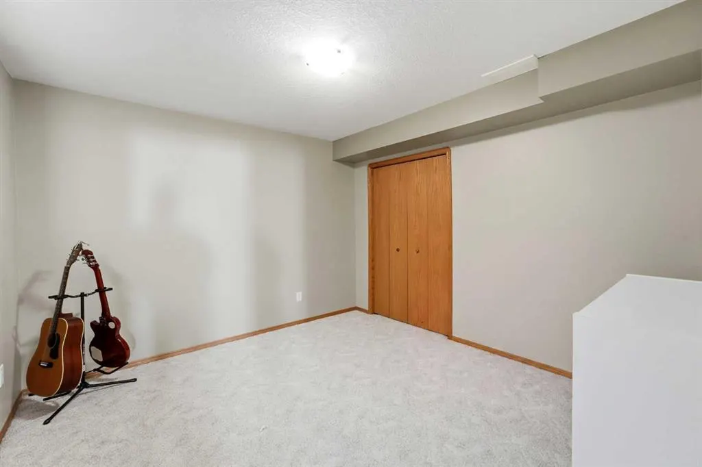 123 Robinson Crescent