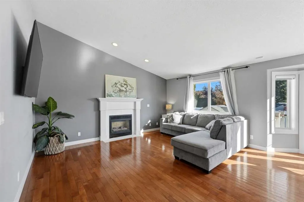 123 Robinson Crescent