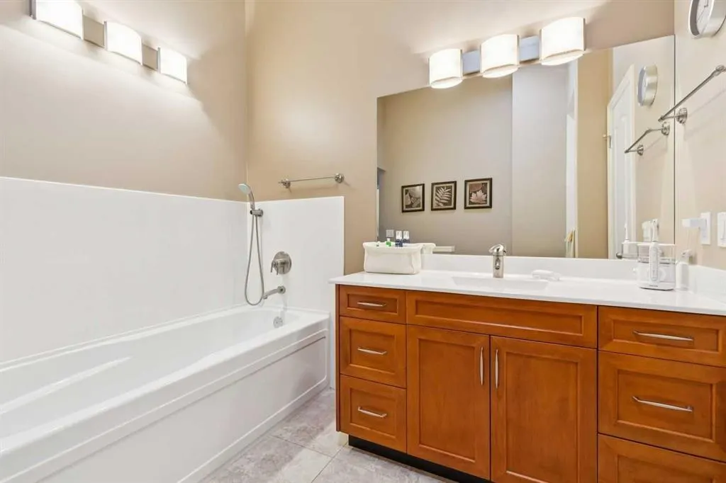 121 Sierra Morena Green SW