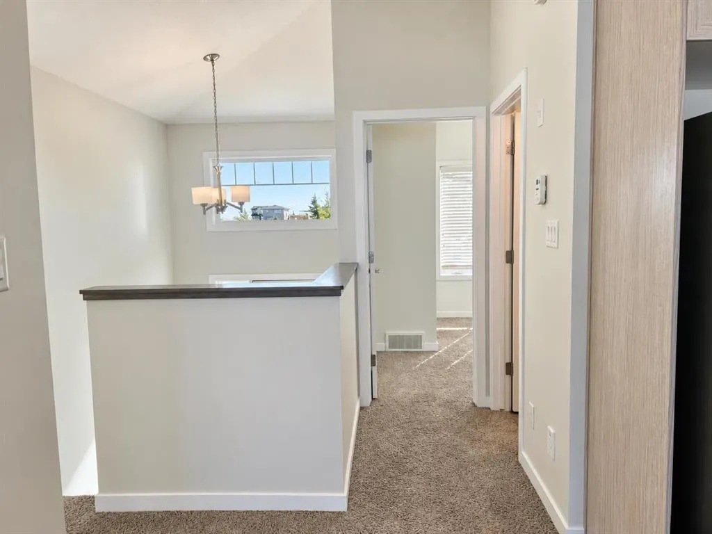303 Coalbanks Boulevard W