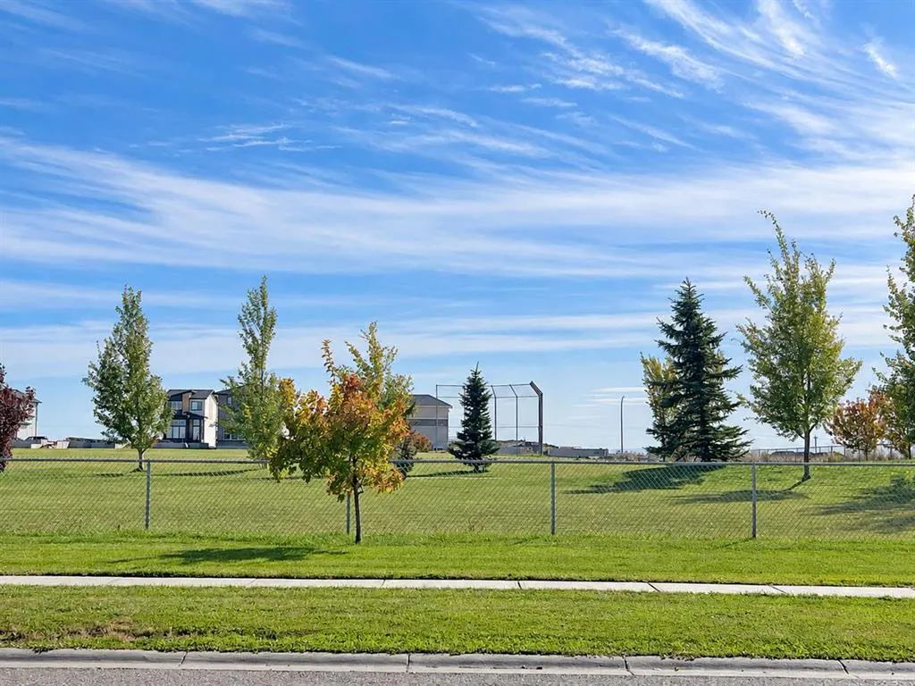 303 Coalbanks Boulevard W
