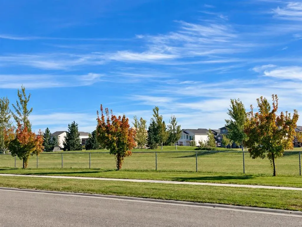303 Coalbanks Boulevard W