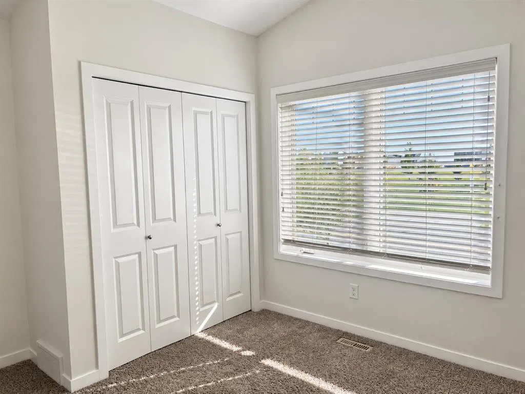 303 Coalbanks Boulevard W