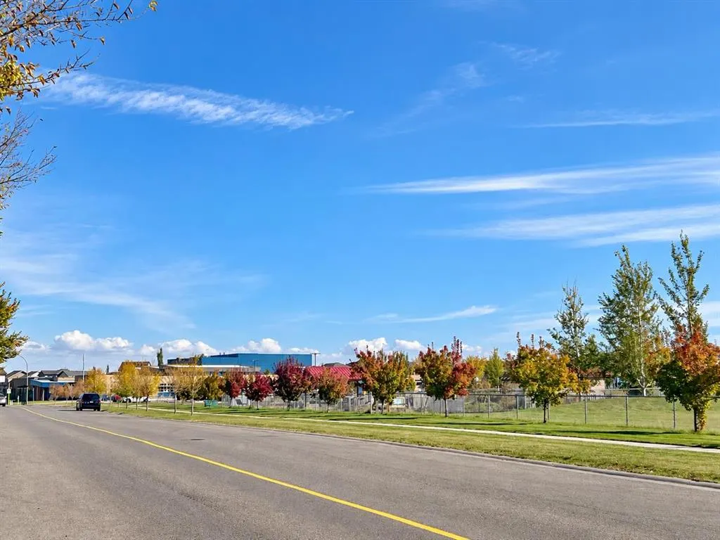 303 Coalbanks Boulevard W