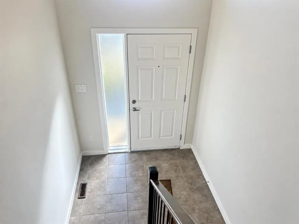 303 Coalbanks Boulevard W