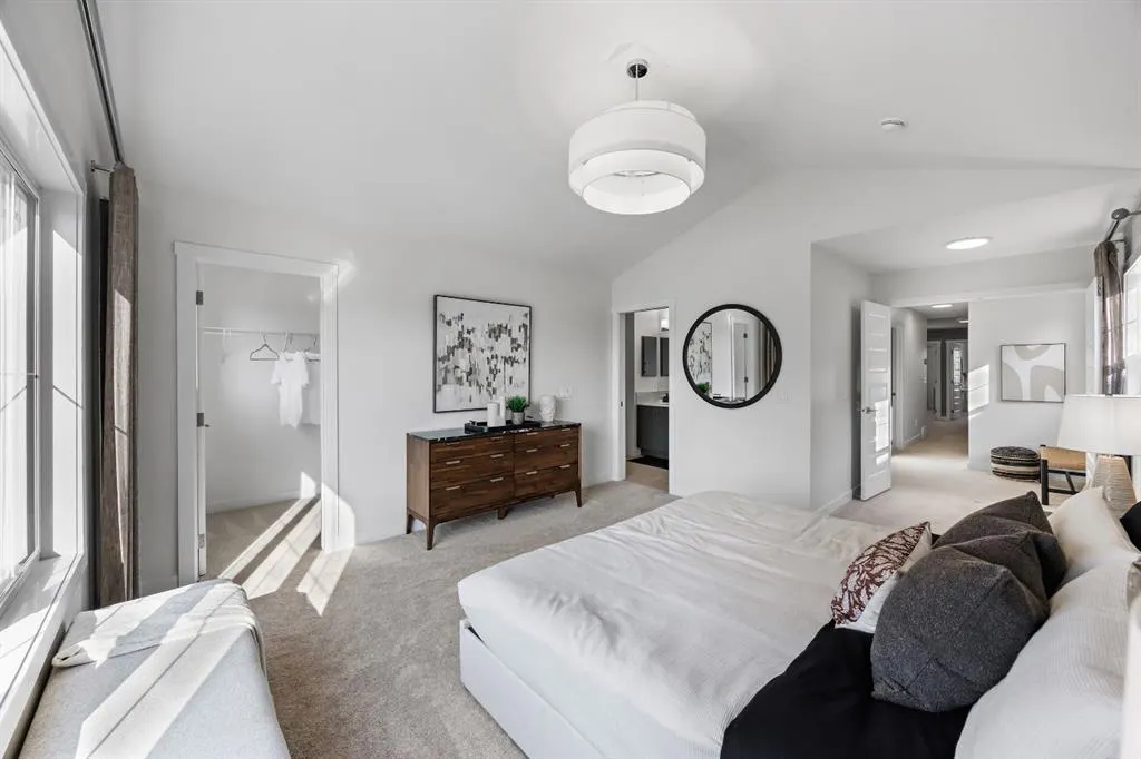 5 Monarch Bend