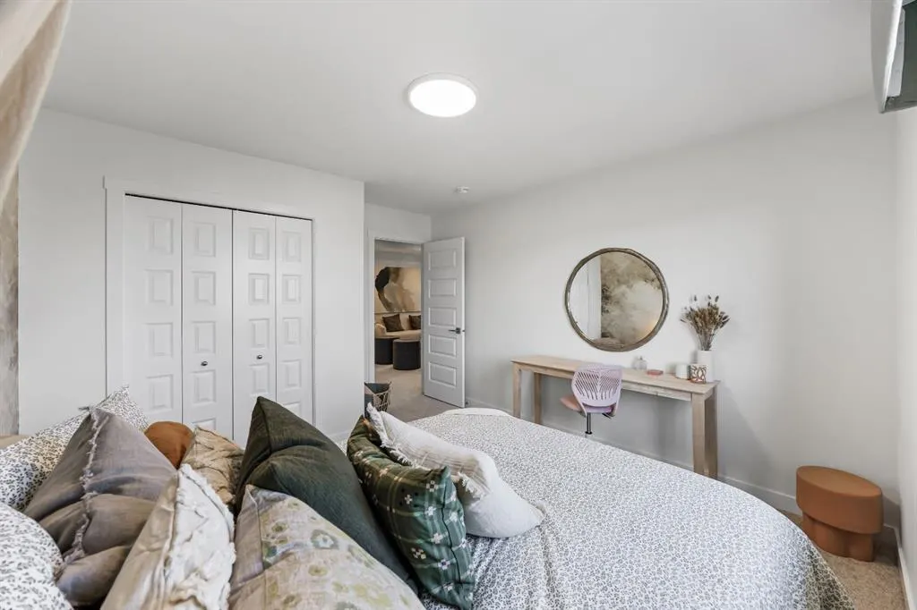 5 Monarch Bend
