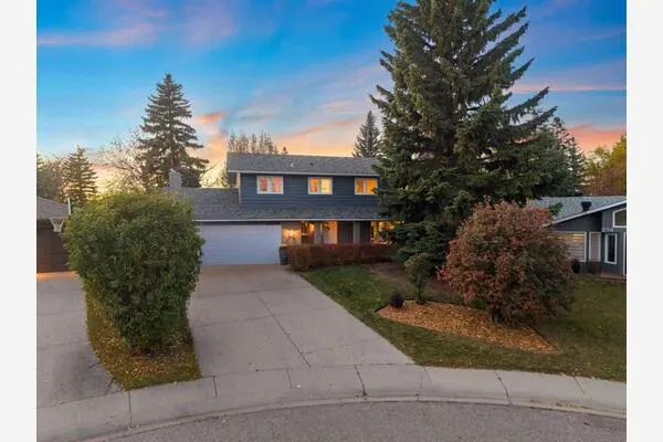 216 Lake Erie Place SE